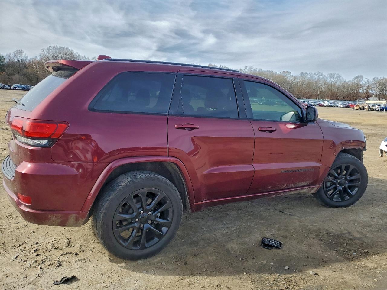 2019 JEEP GRAND CHEROKEE LAREDO photo 3
