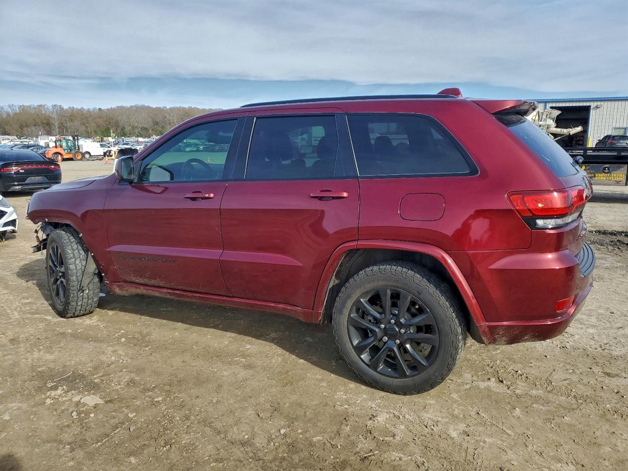 2019 JEEP GRAND CHEROKEE LAREDO photo 2
