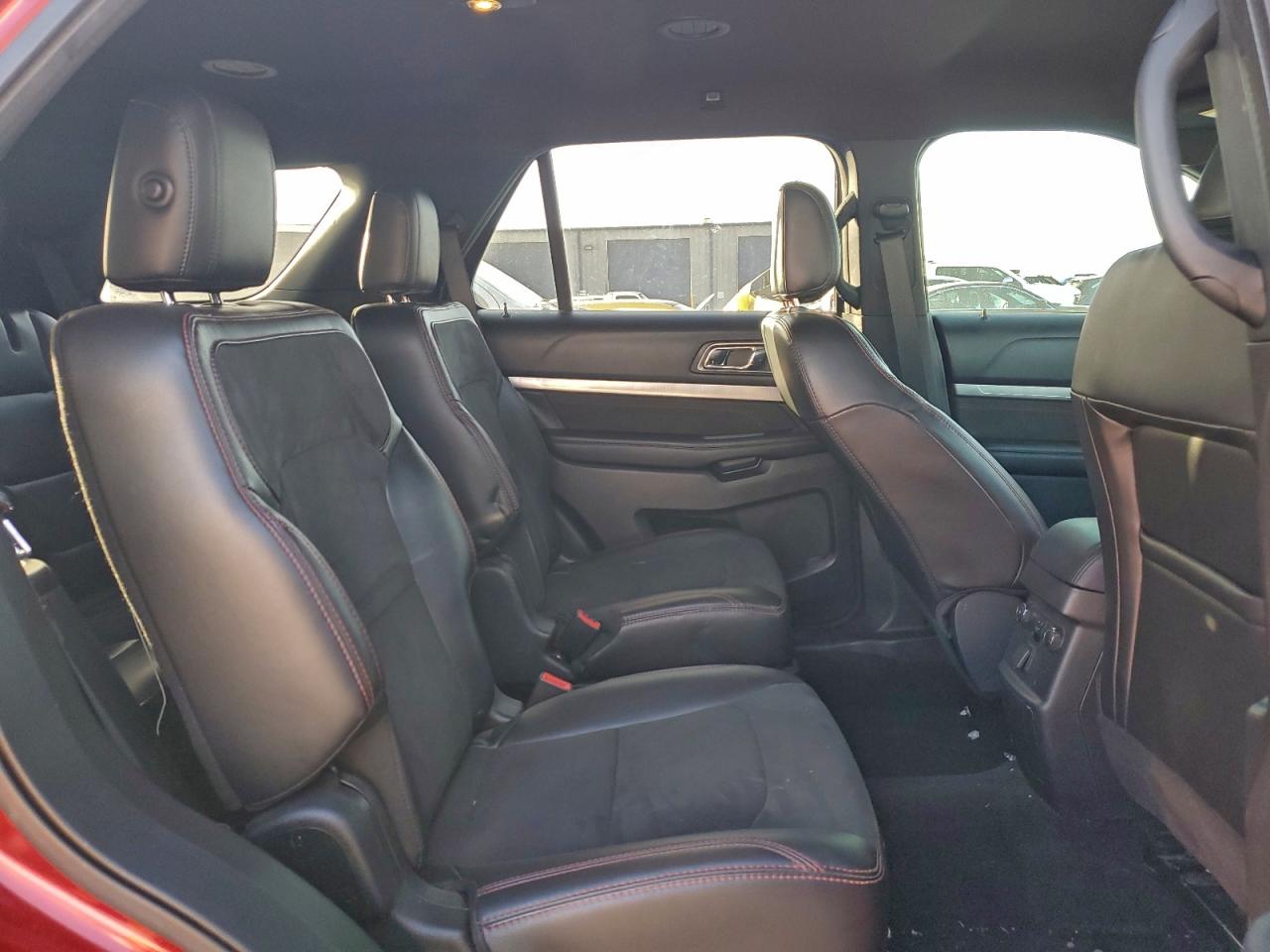 2018 FORD EXPLORER XLT photo 11