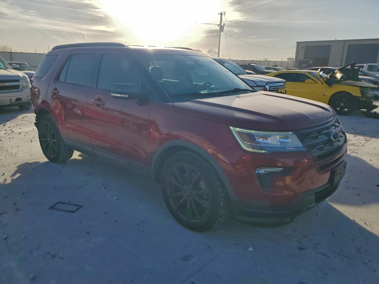 2018 FORD EXPLORER XLT photo 4