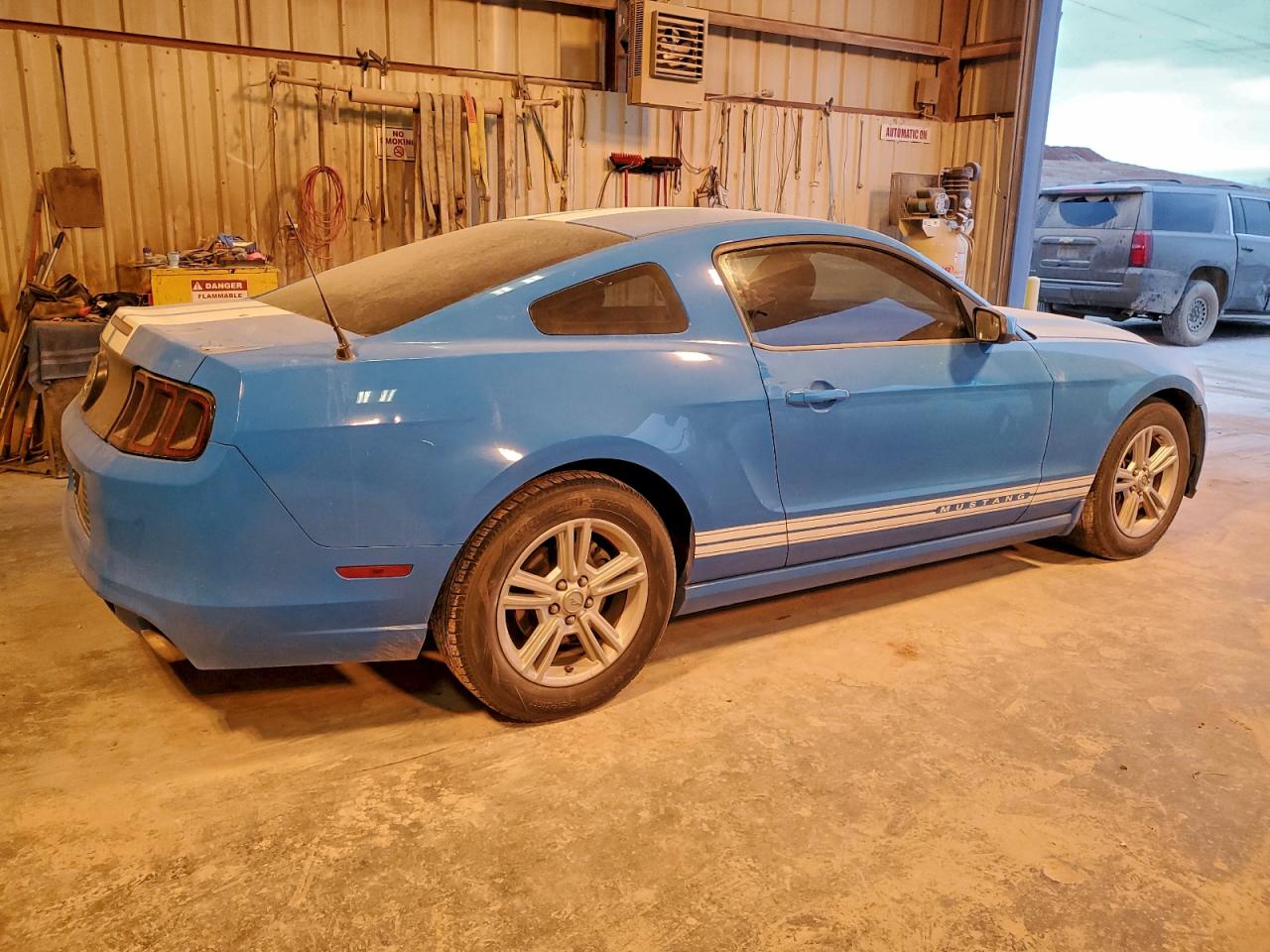 2013 FORD MUSTANG photo 3