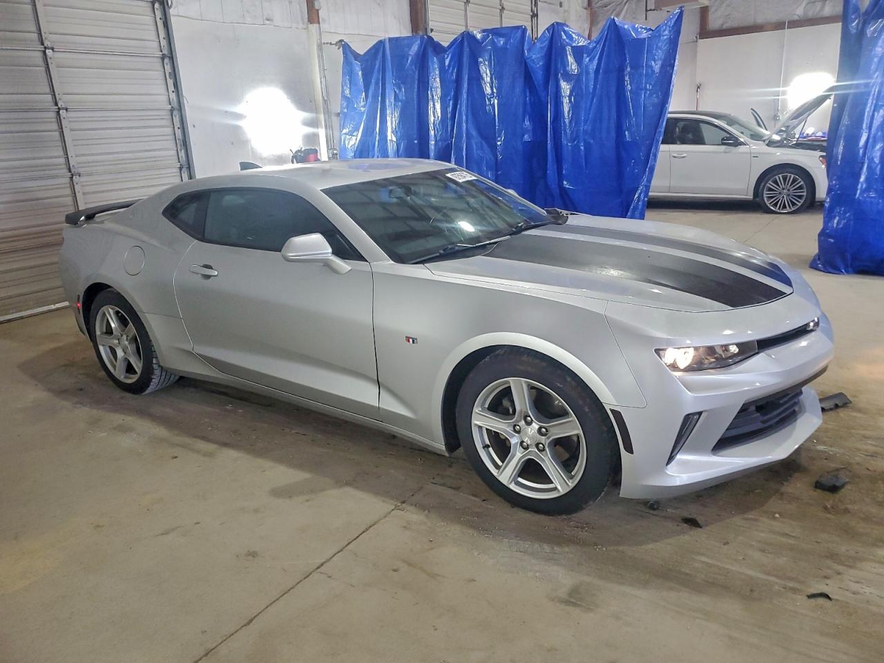 2017 CHEVROLET CAMARO LT photo 4