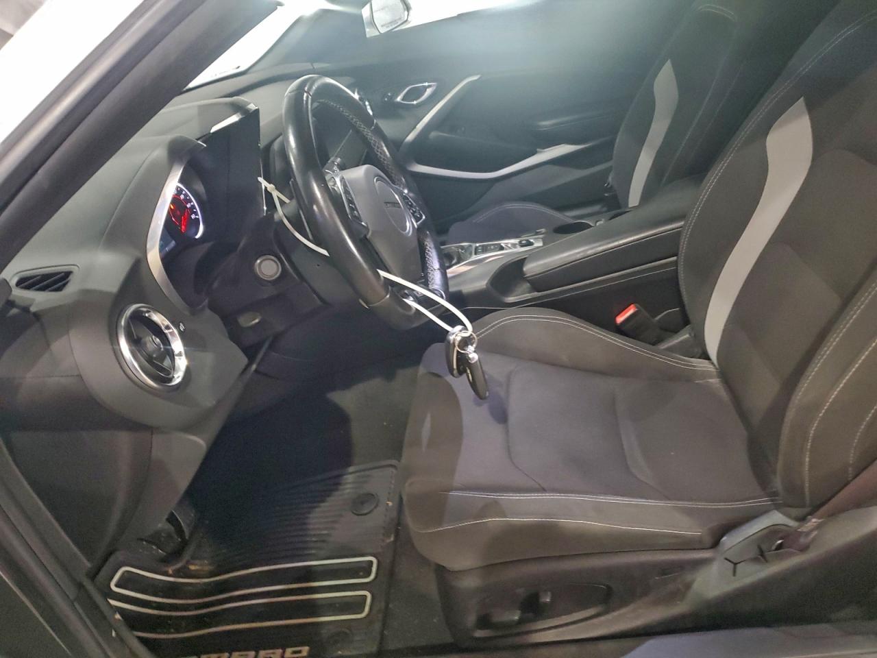 2017 CHEVROLET CAMARO LT photo 7