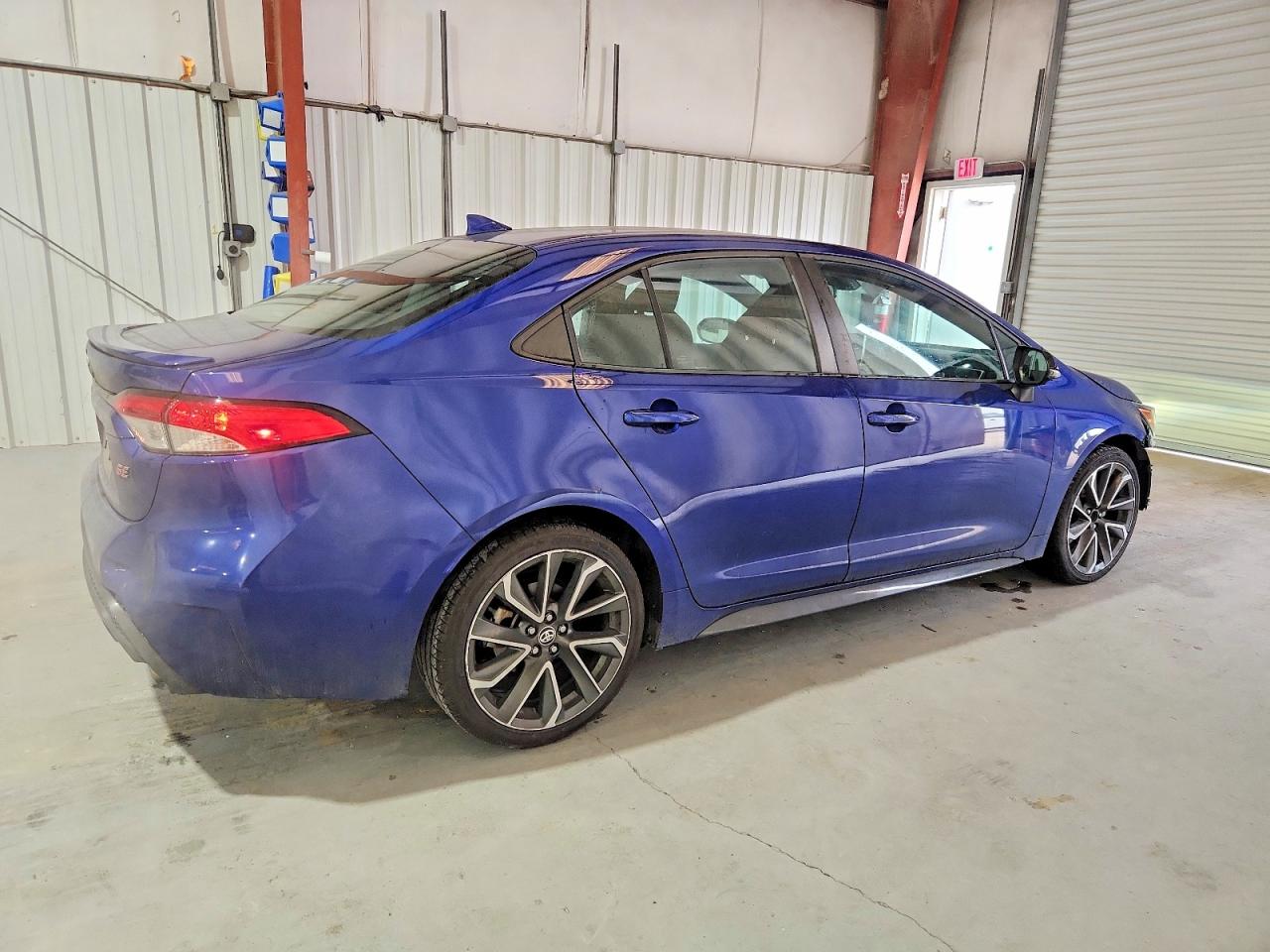 2020 TOYOTA COROLLA SE photo 3