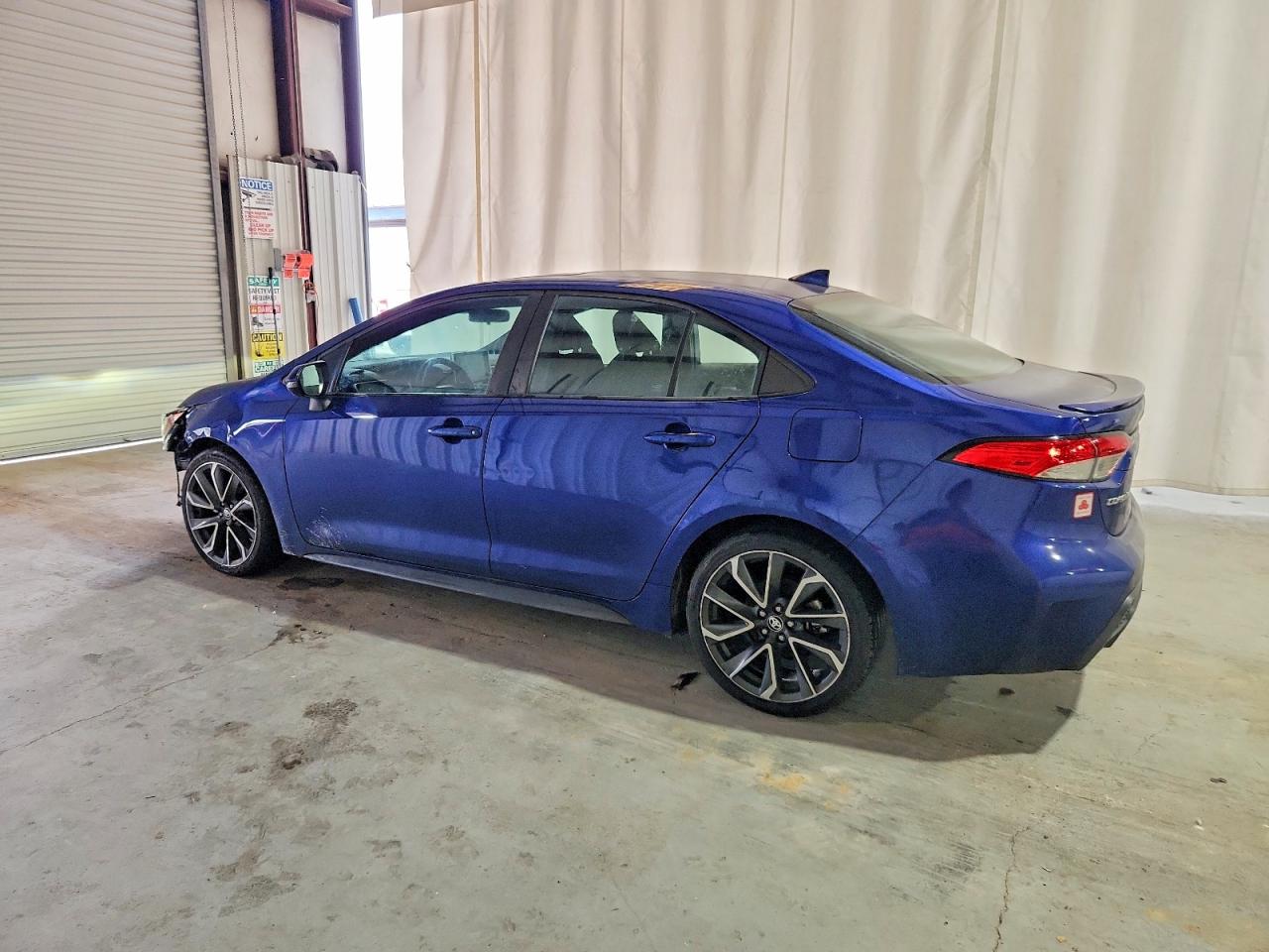 2020 TOYOTA COROLLA SE photo 2