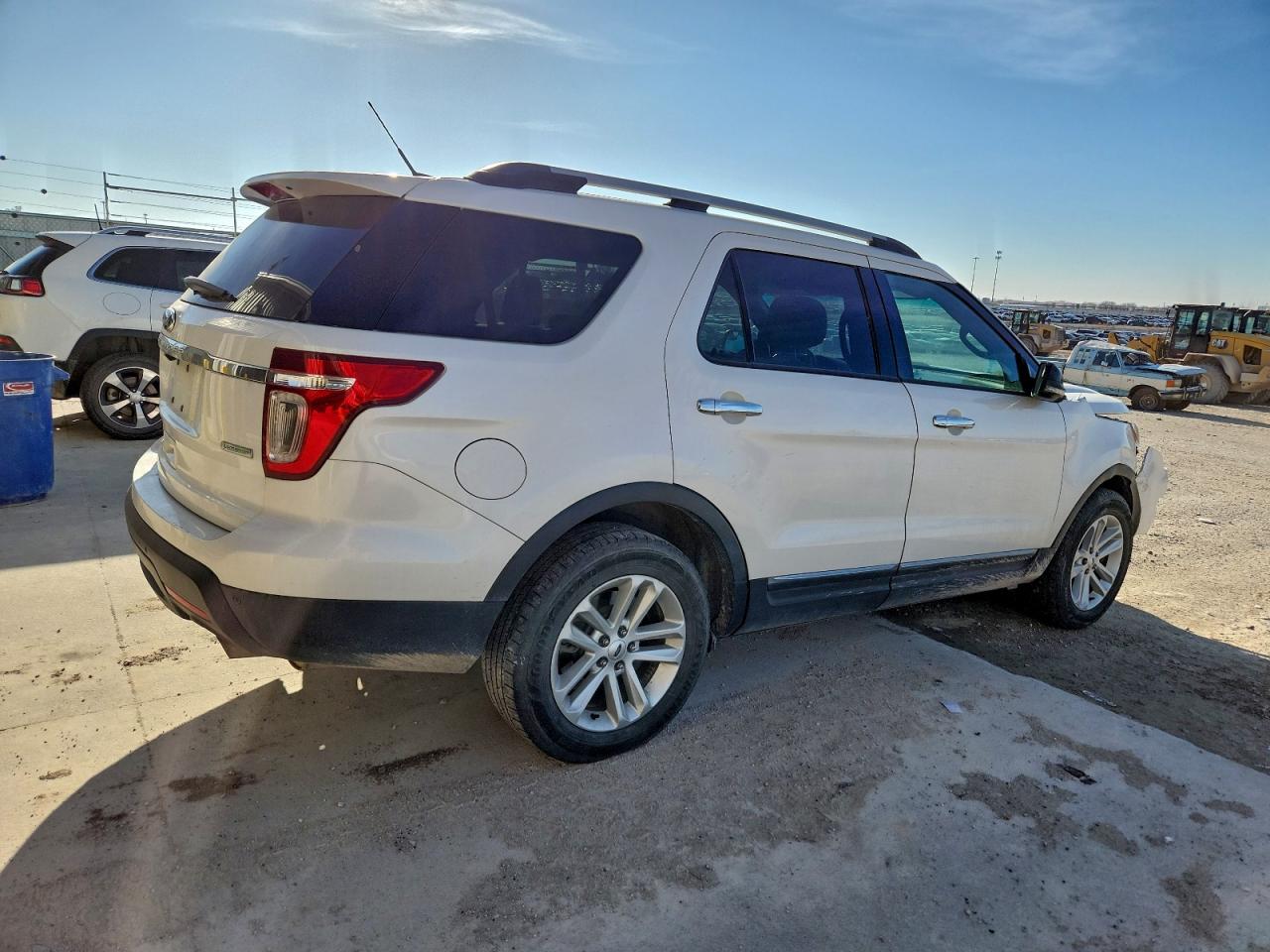 2013 FORD EXPLORER XLT photo 3