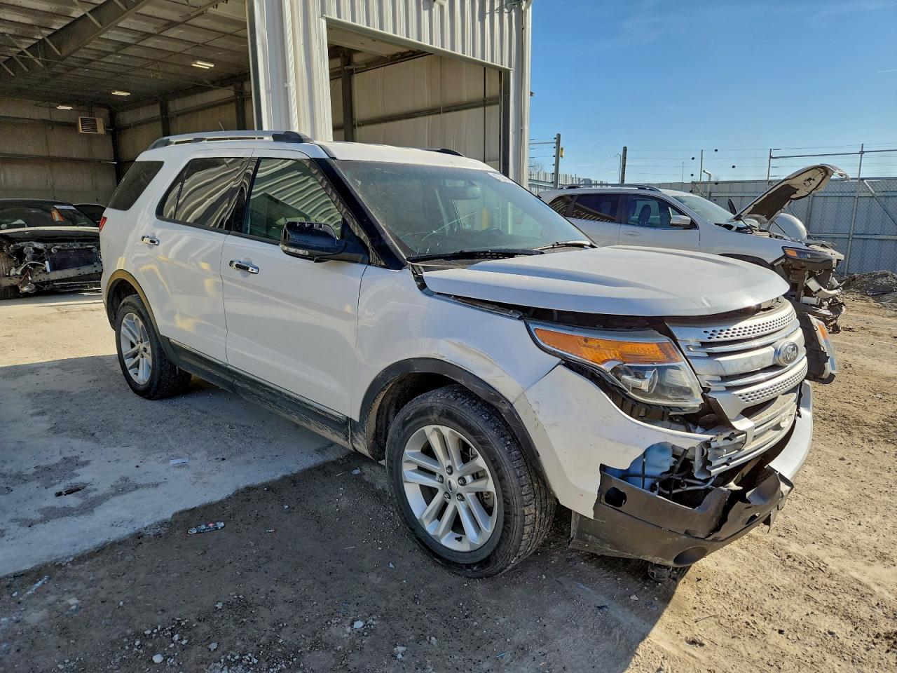 2013 FORD EXPLORER XLT photo 4