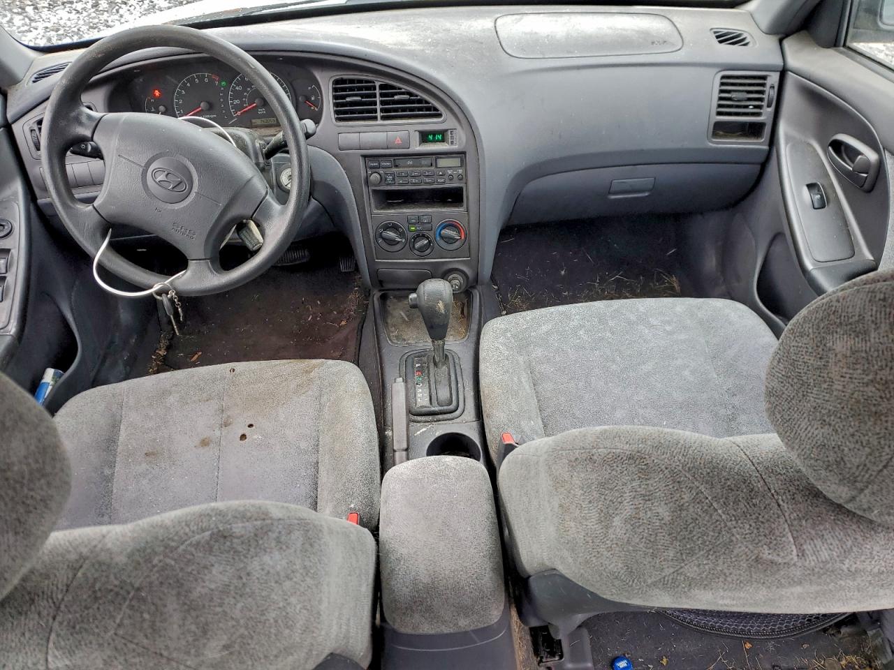 2002 HYUNDAI ELANTRA GLS photo 8