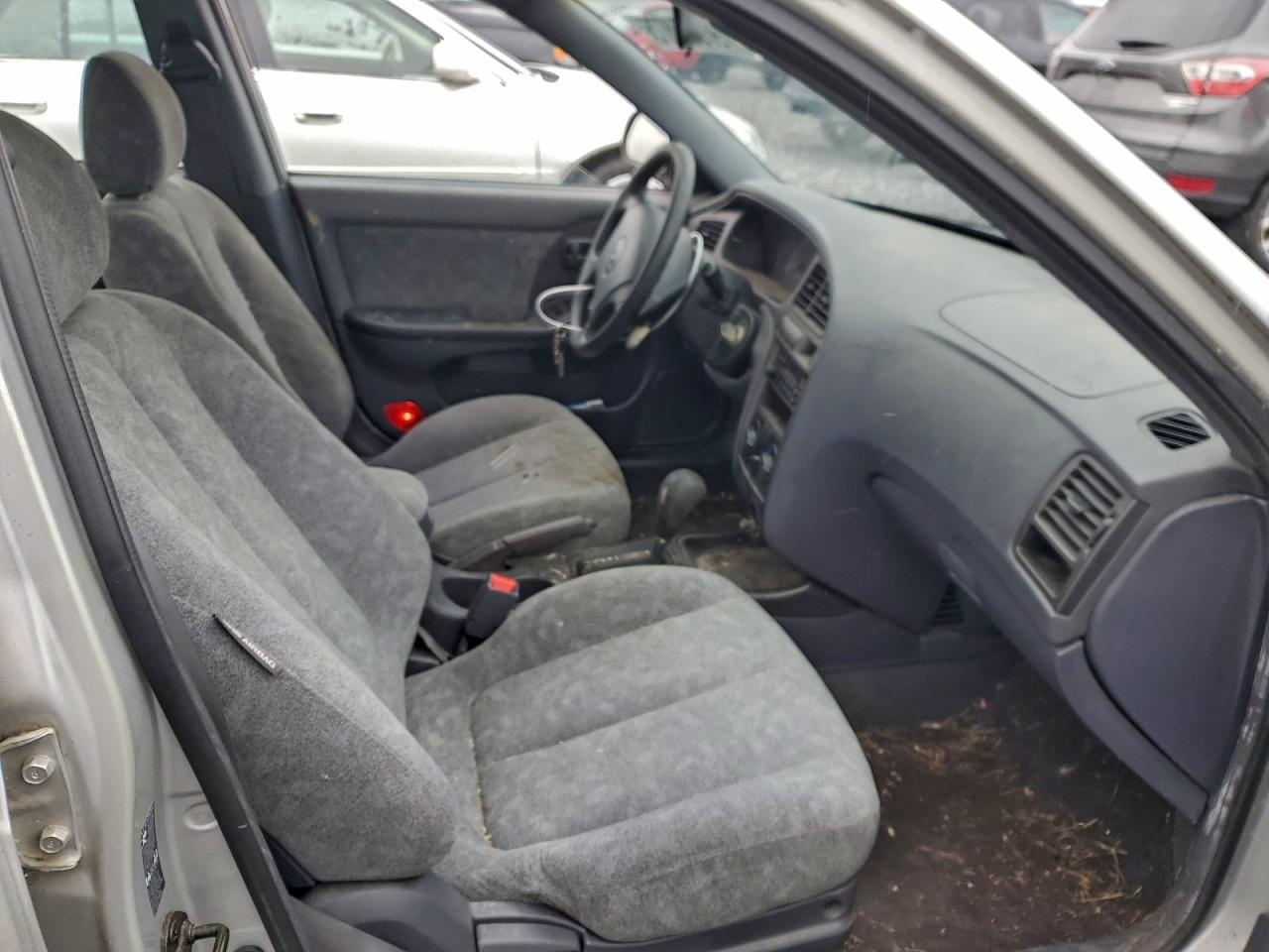 2002 HYUNDAI ELANTRA GLS photo 7