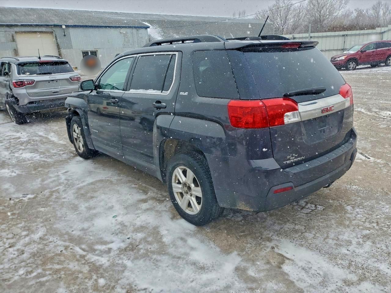 2015 GMC TERRAIN SLE photo 2