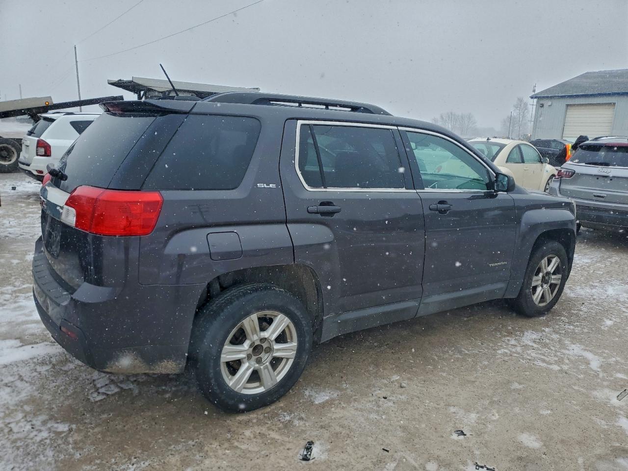 2015 GMC TERRAIN SLE photo 3