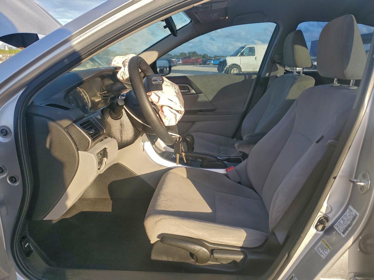 2013 HONDA ACCORD LX photo 7