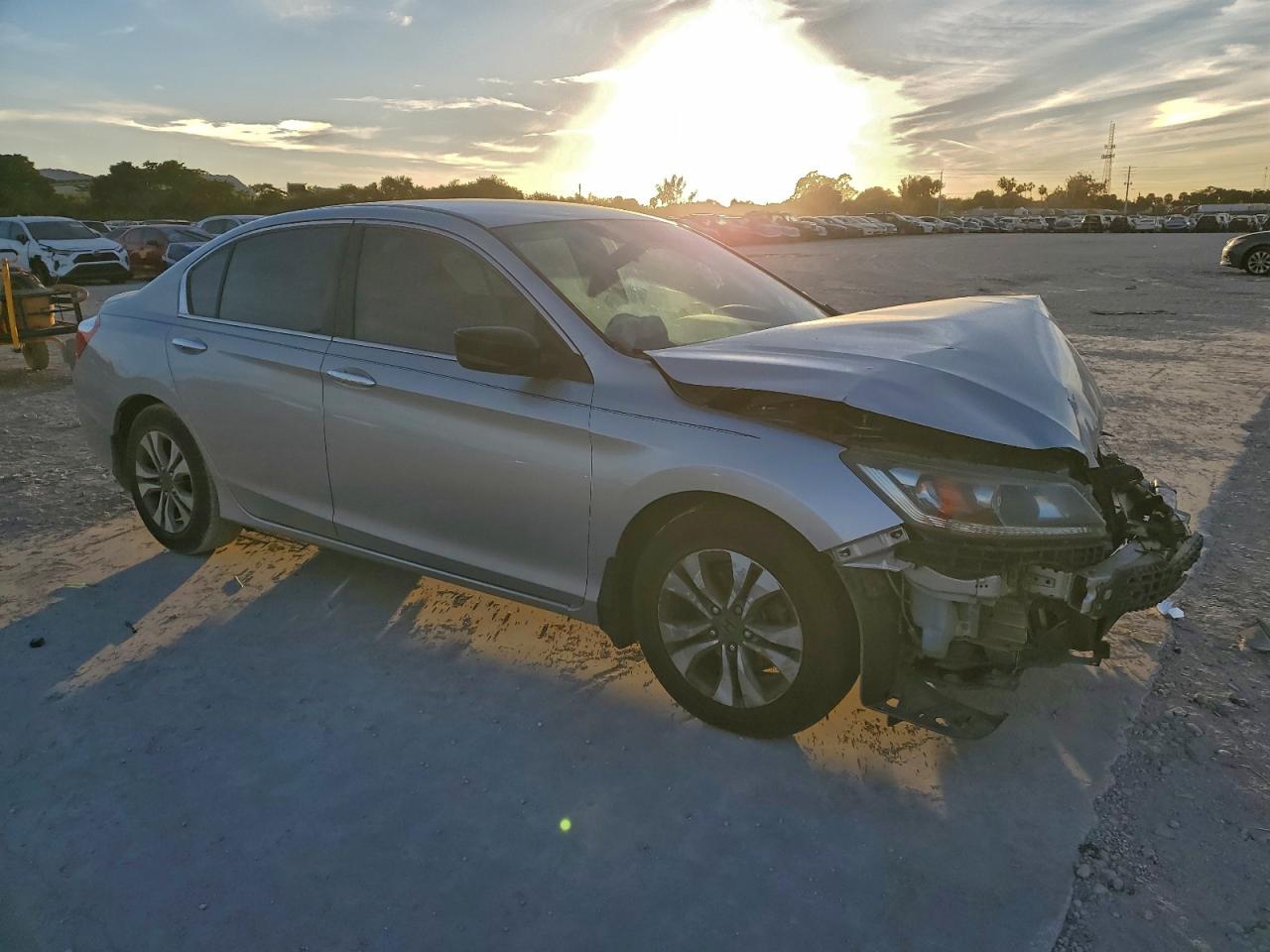 2013 HONDA ACCORD LX photo 4