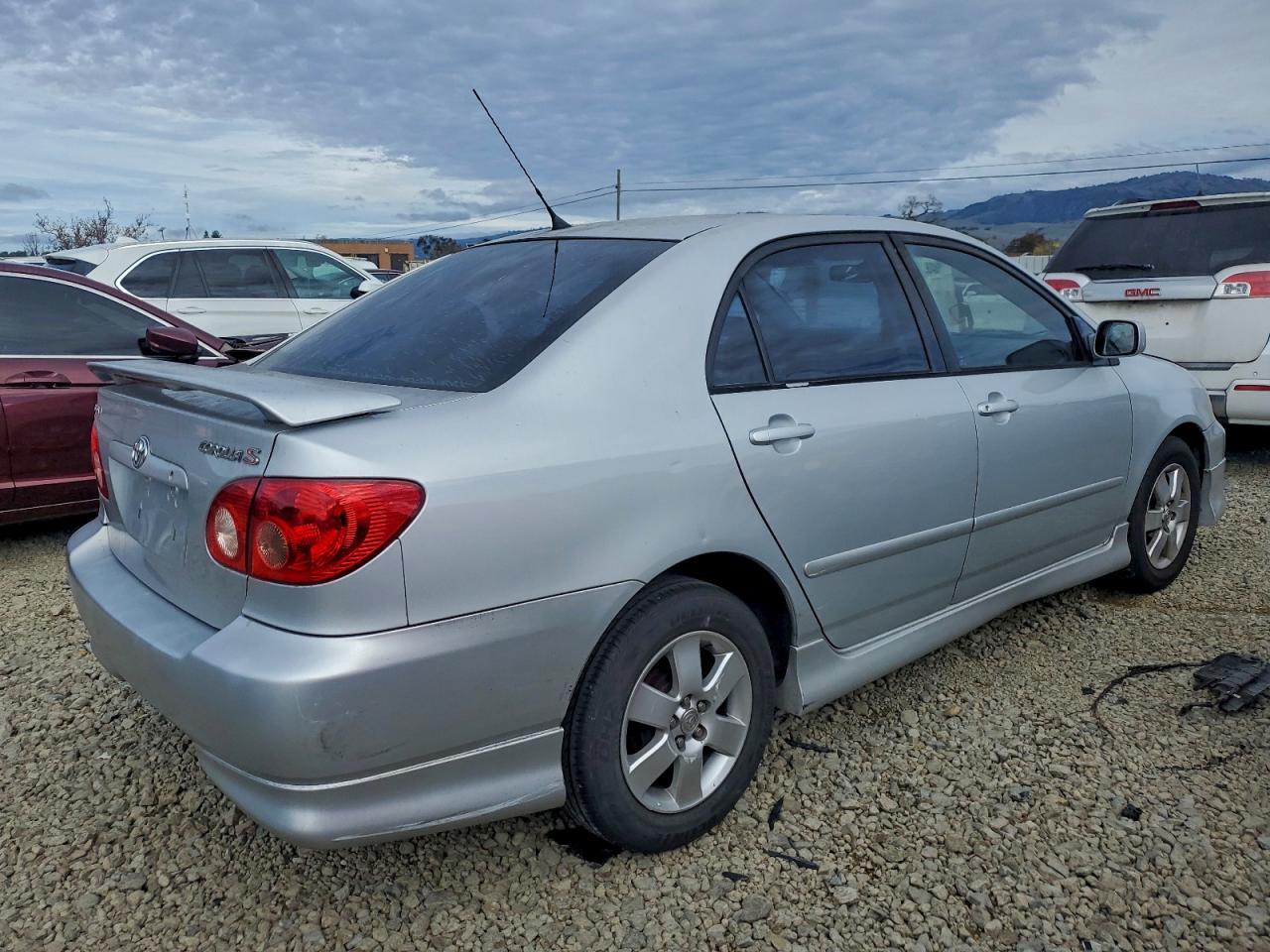 2005 TOYOTA COROLLA CE photo 3