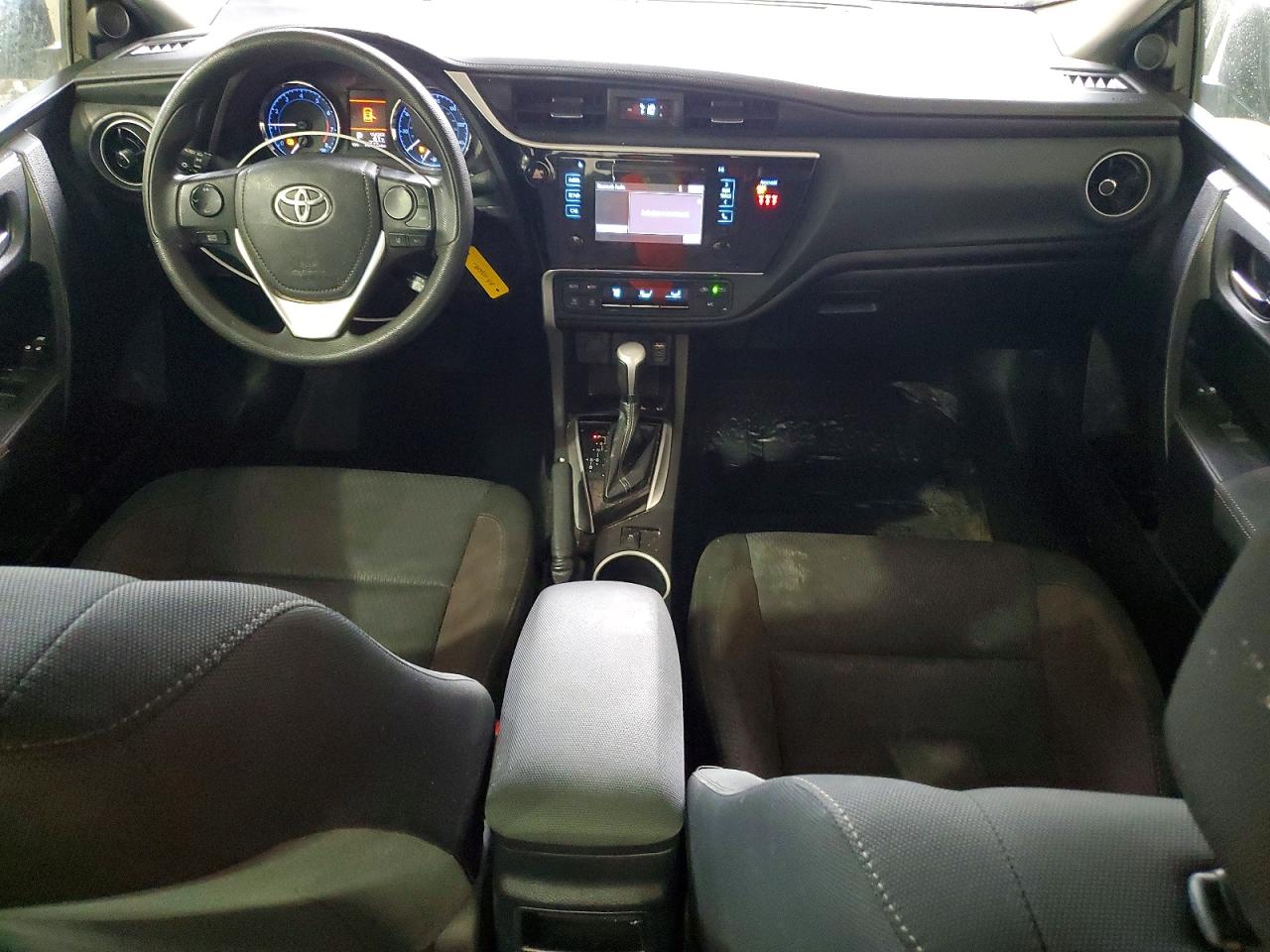 2019 TOYOTA COROLLA L photo 8