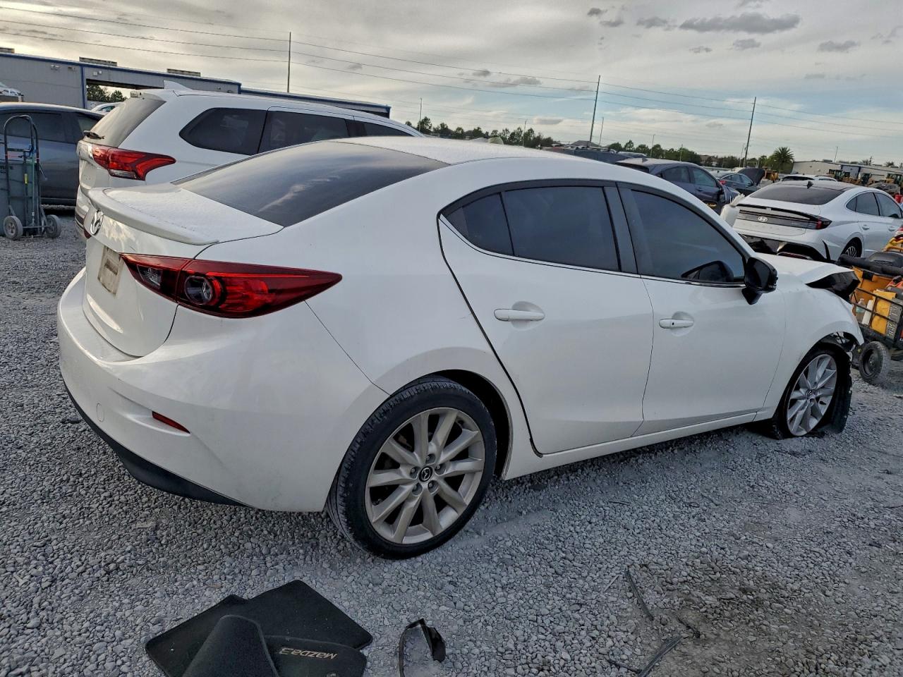 2017 MAZDA 3 TOURING photo 2