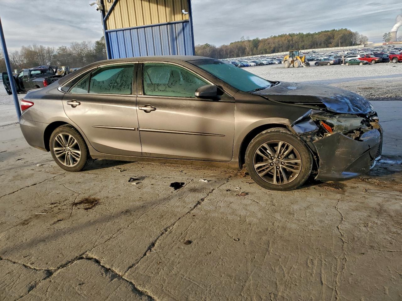 2016 TOYOTA CAMRY LE photo 4