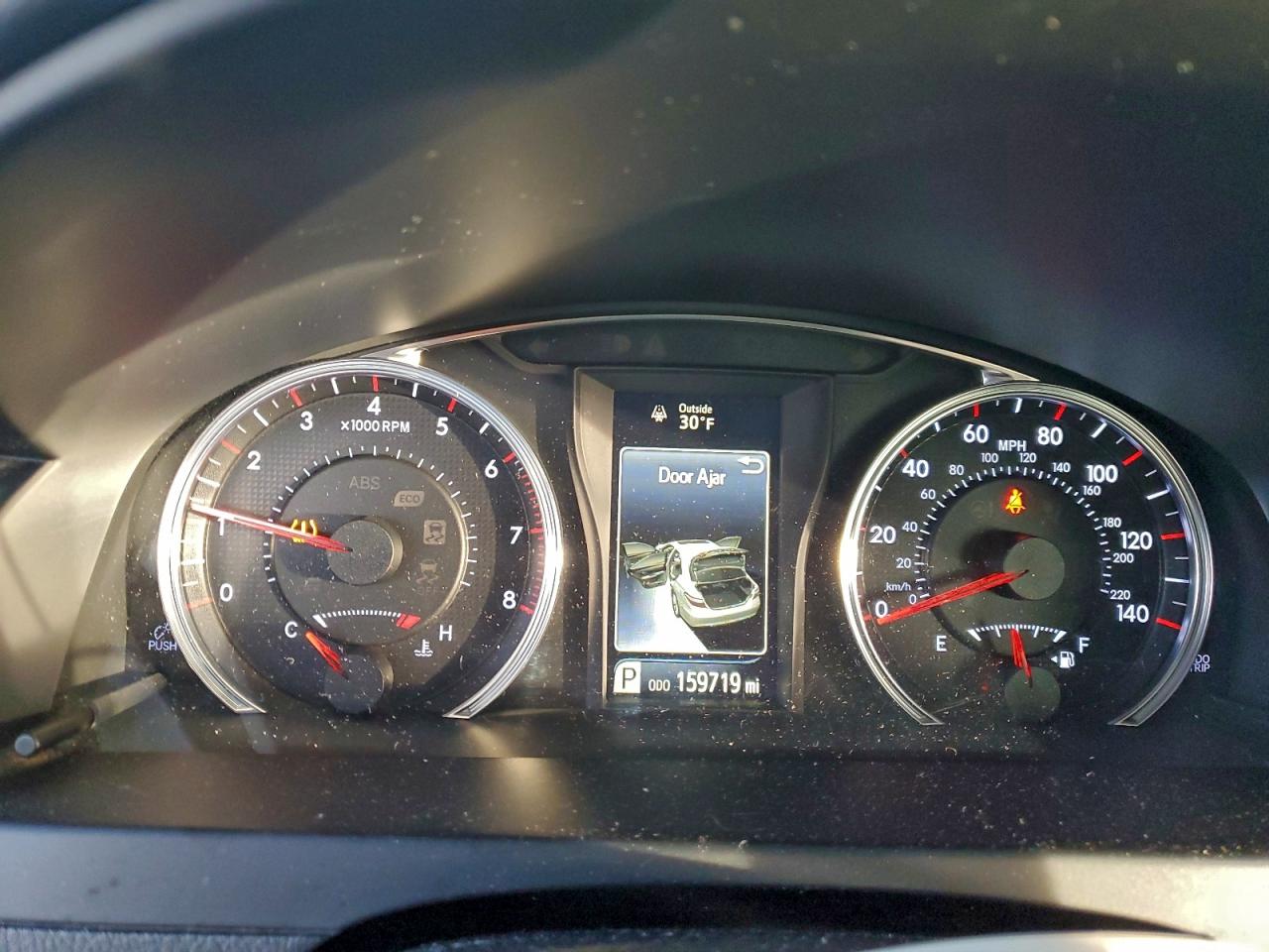 2016 TOYOTA CAMRY LE photo 9