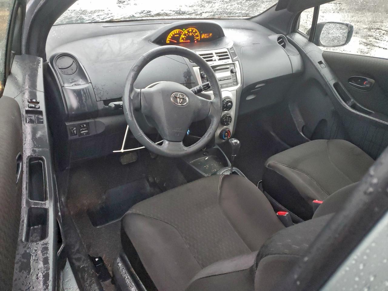 2008 TOYOTA YARIS photo 8