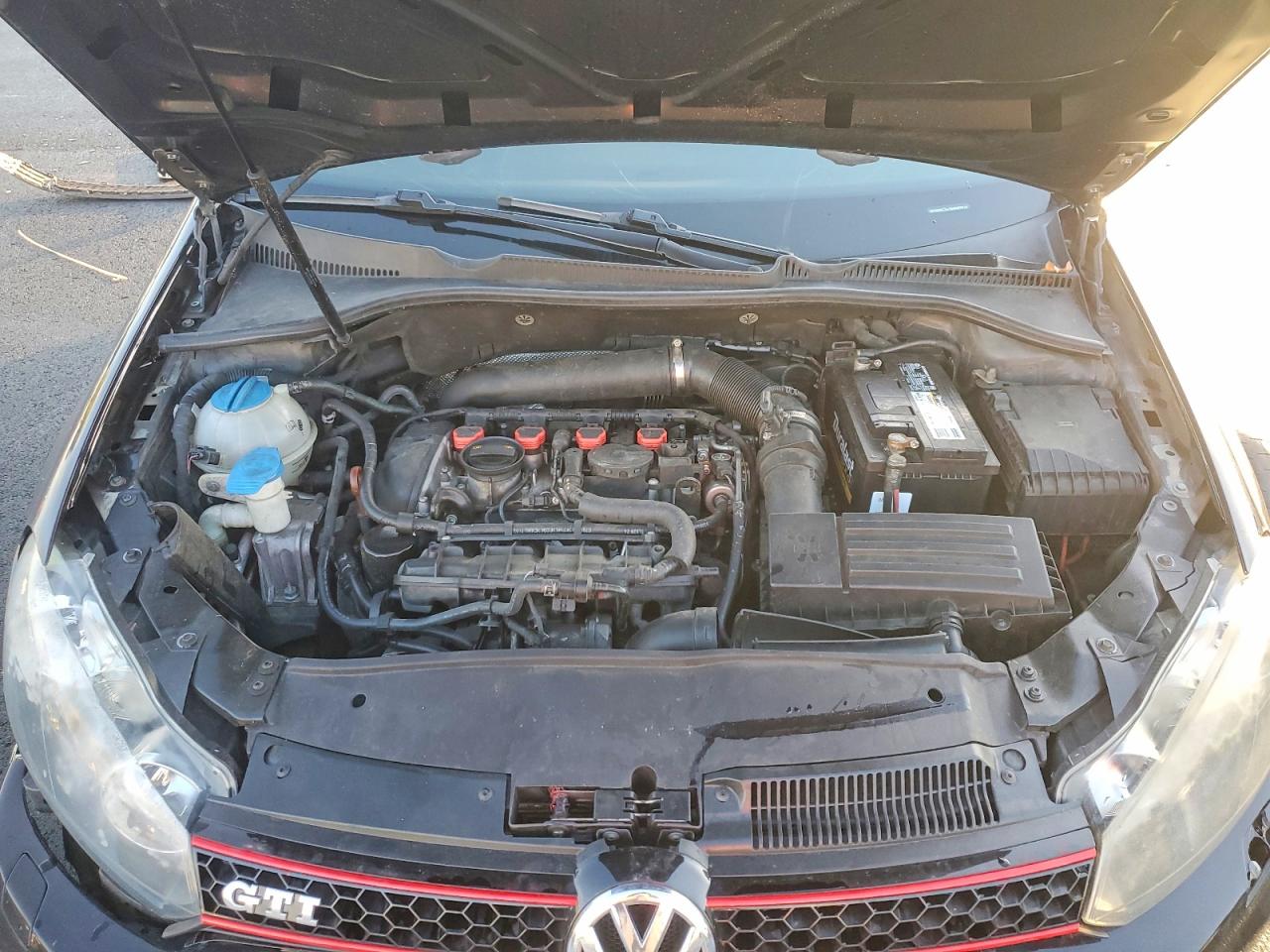 2013 VOLKSWAGEN GTI photo 31