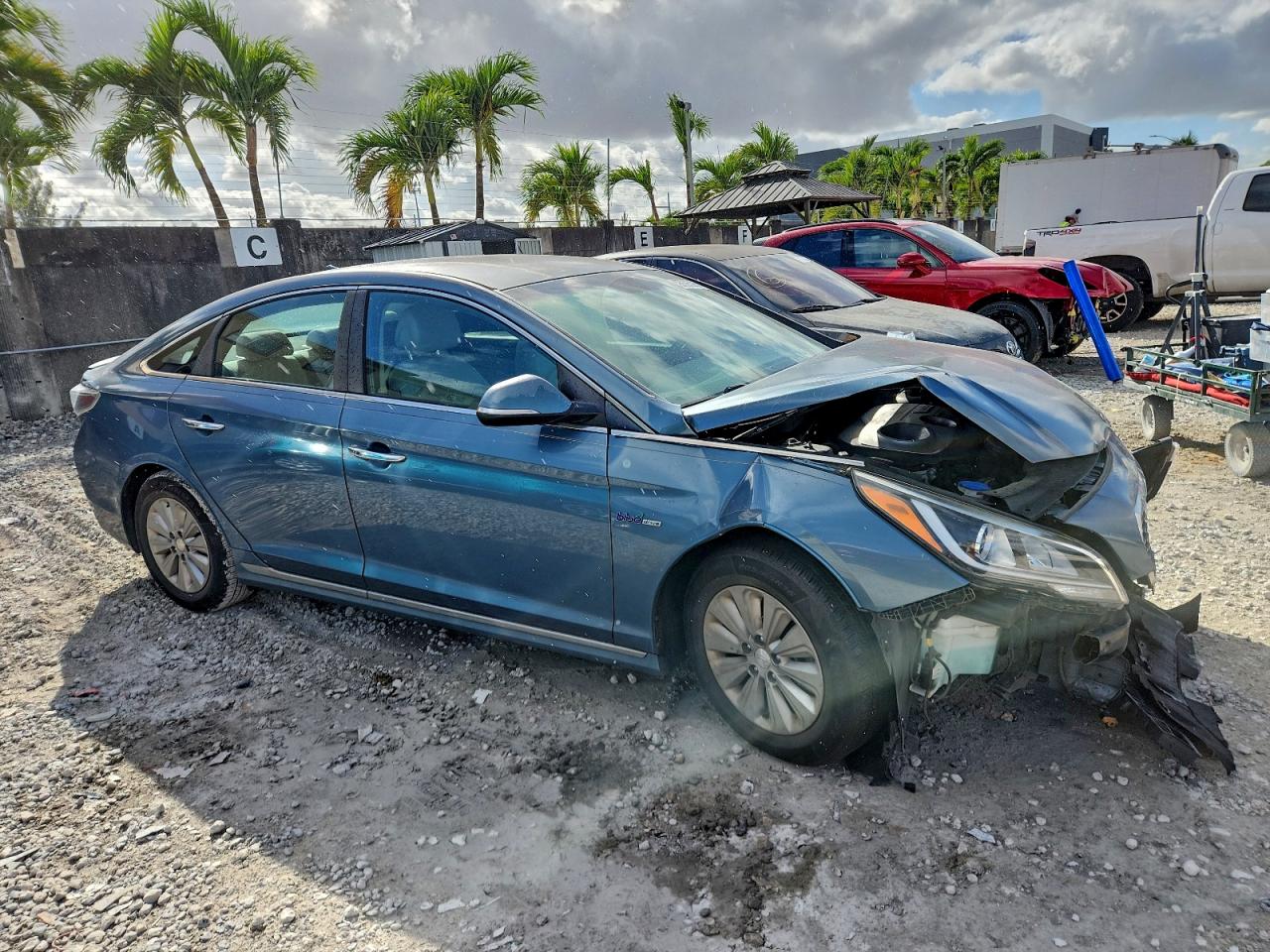 2016 HYUNDAI SONATA HYBRID photo 4