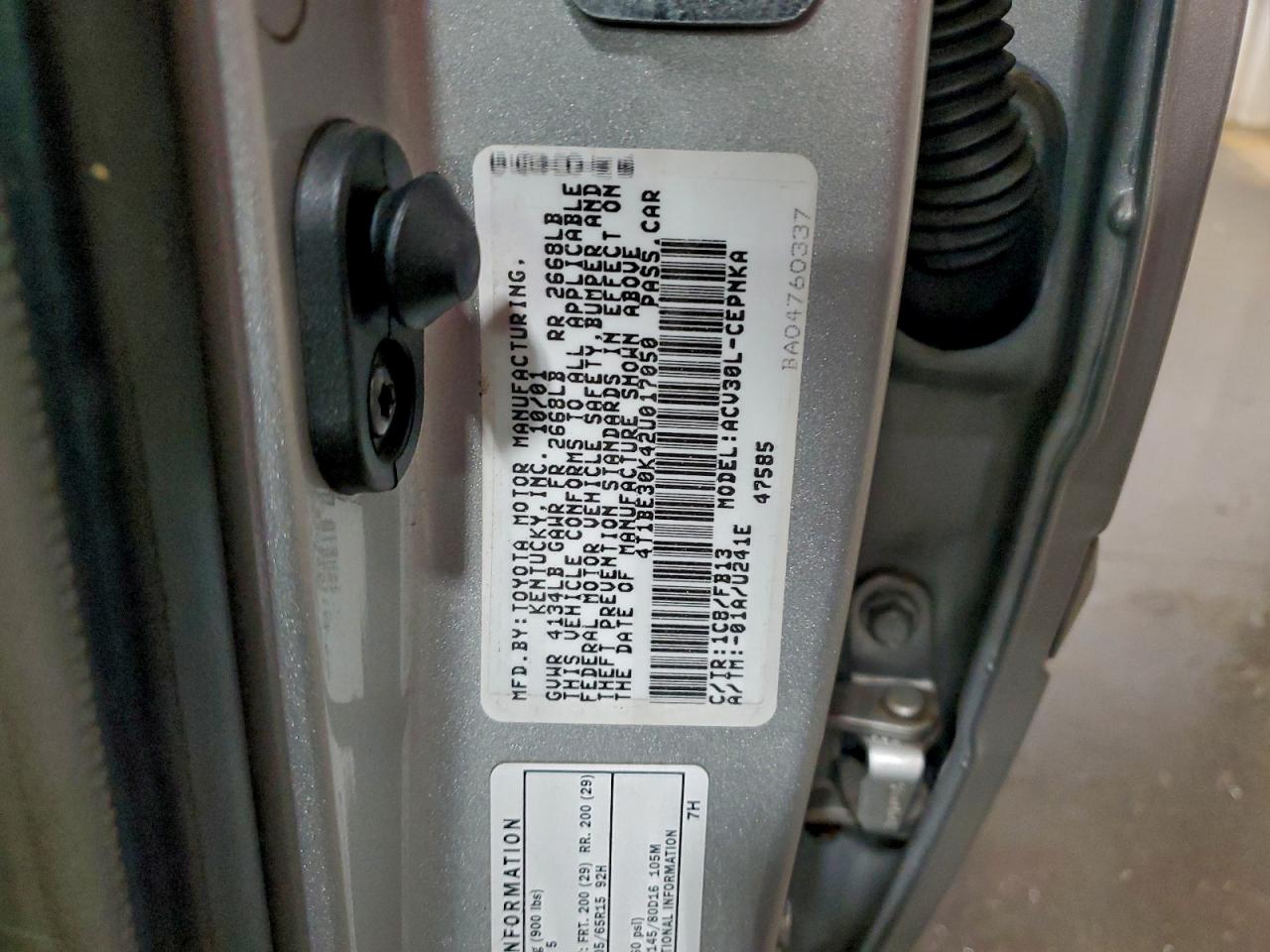 2002 TOYOTA CAMRY LE photo 12
