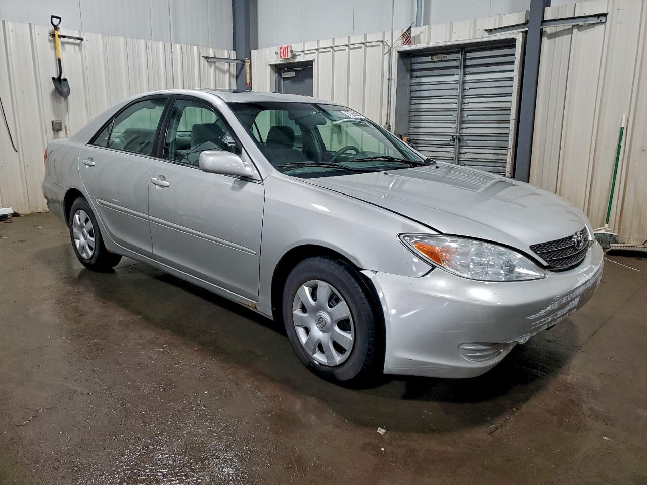 2002 TOYOTA CAMRY LE photo 4