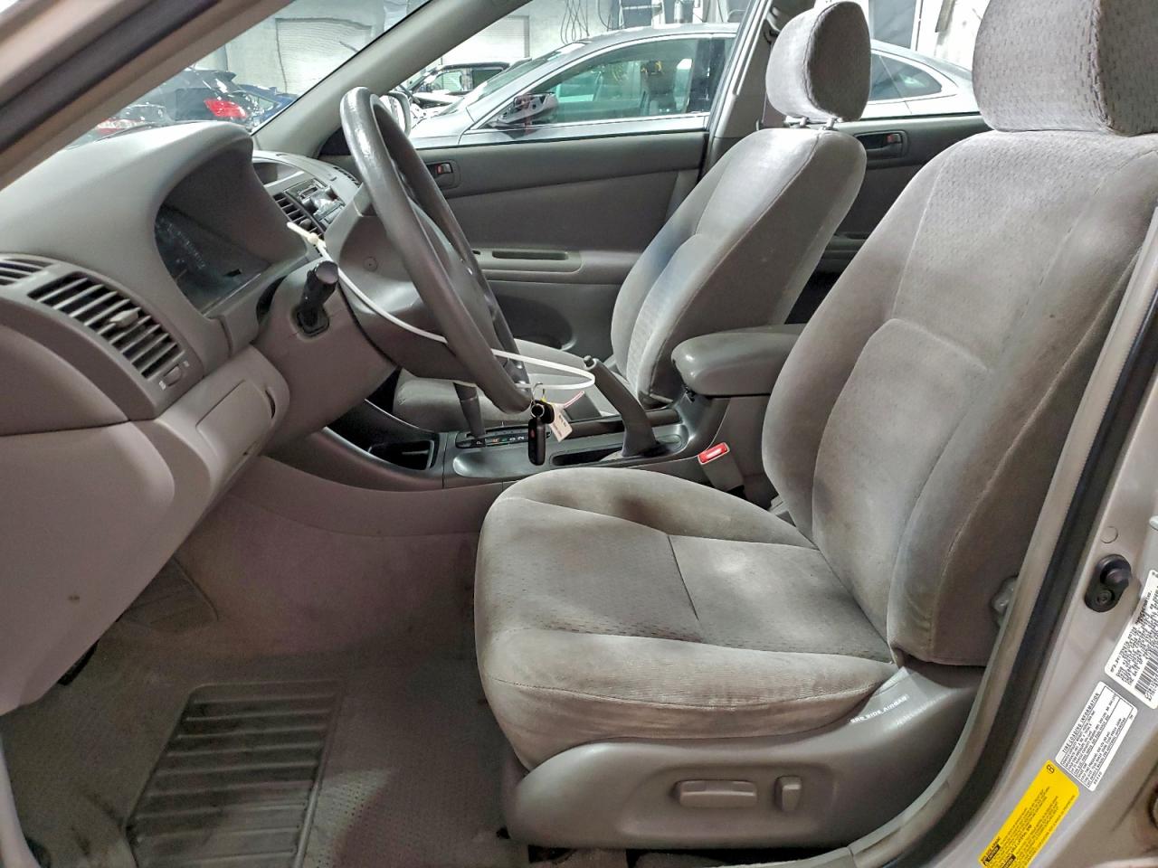 2002 TOYOTA CAMRY LE photo 7