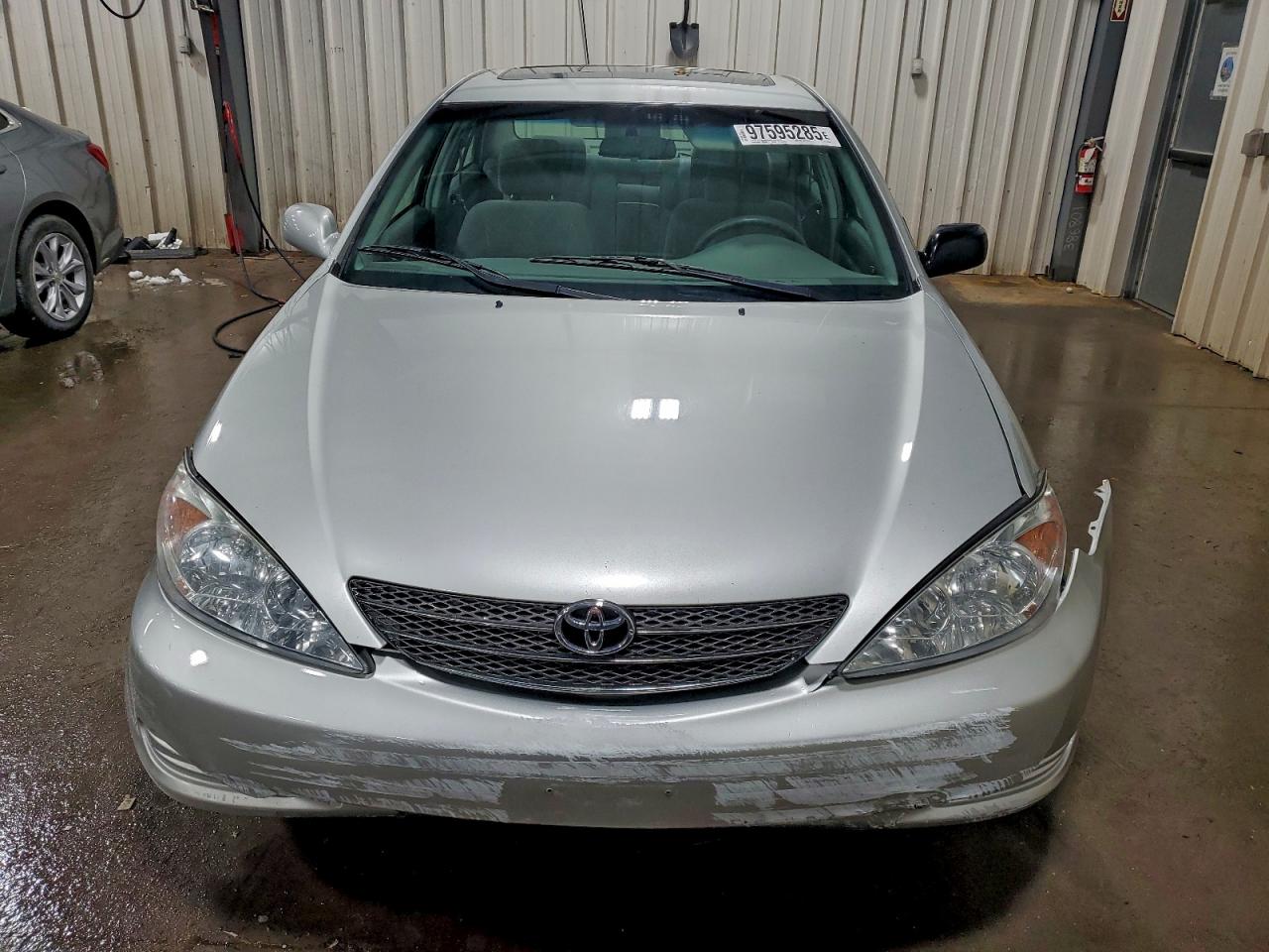 2002 TOYOTA CAMRY LE photo 5