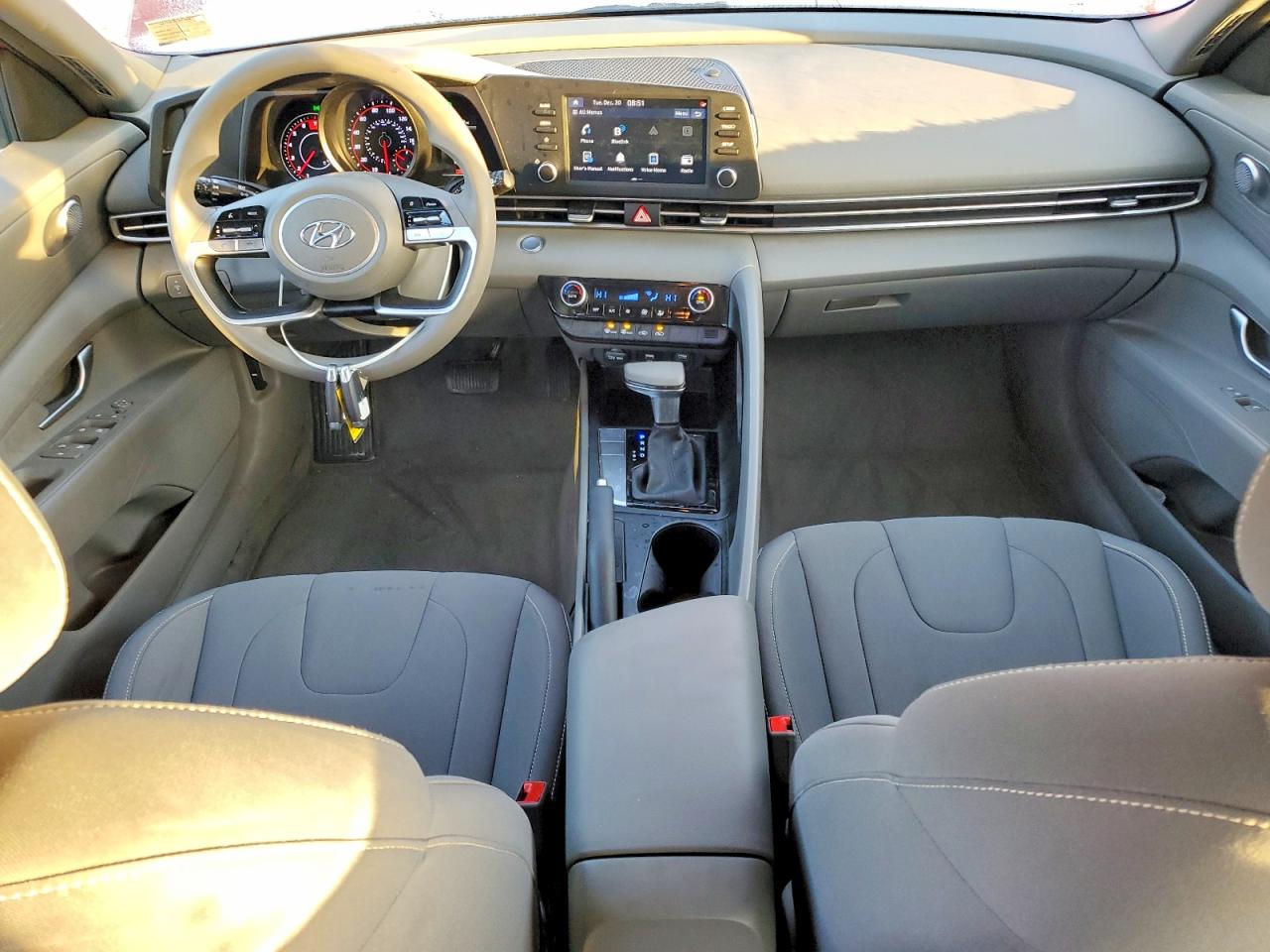 2023 HYUNDAI ELANTRA SEL photo 8