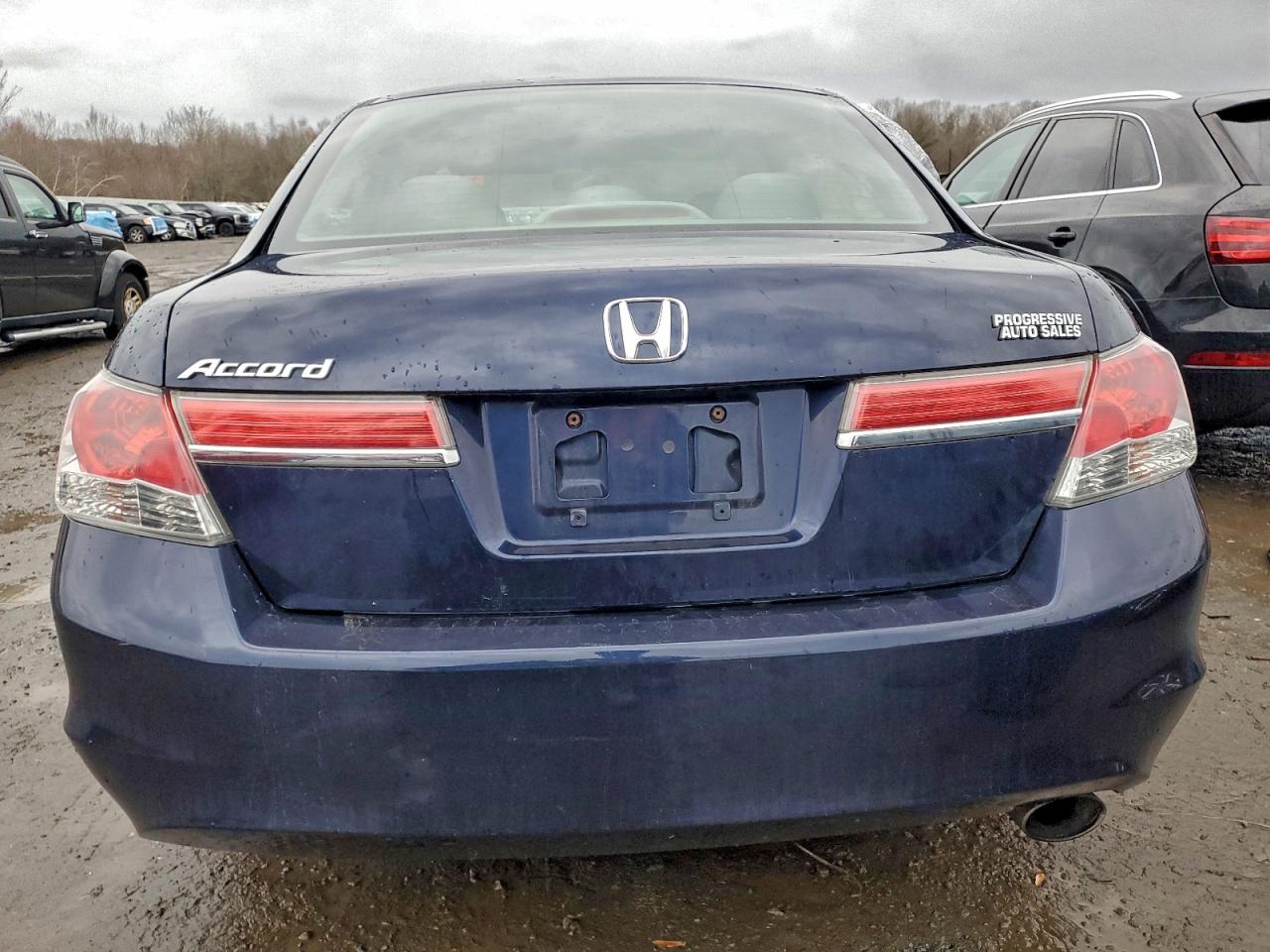 2011 HONDA ACCORD LX photo 6