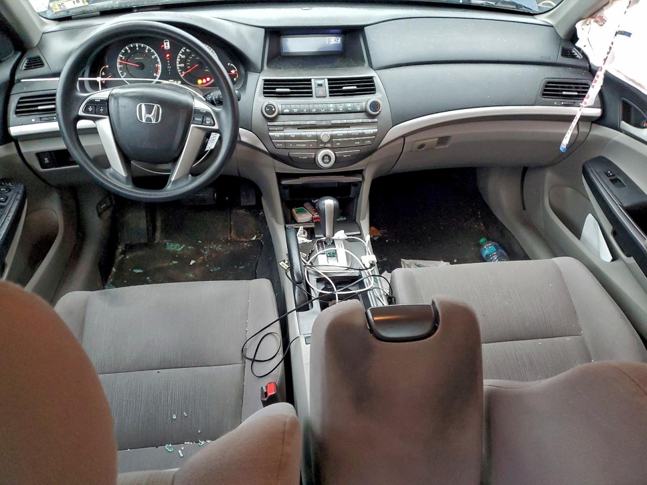 2011 HONDA ACCORD LX photo 8