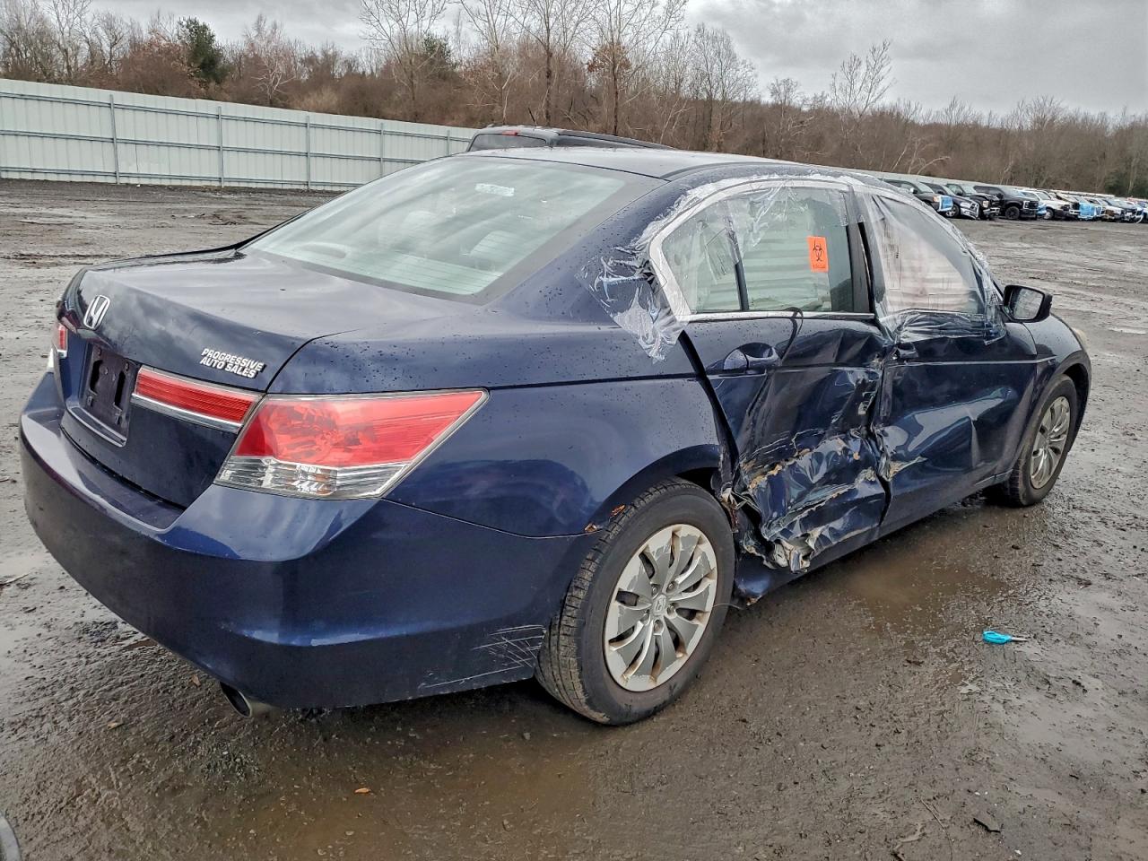 2011 HONDA ACCORD LX photo 3