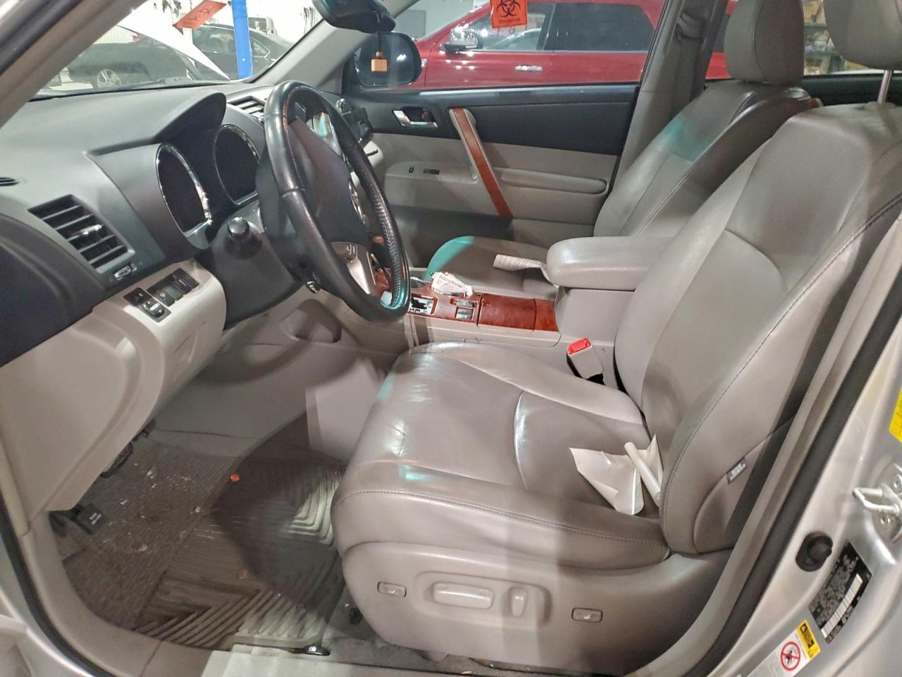 2010 TOYOTA HIGHLANDER LIMITED photo 7