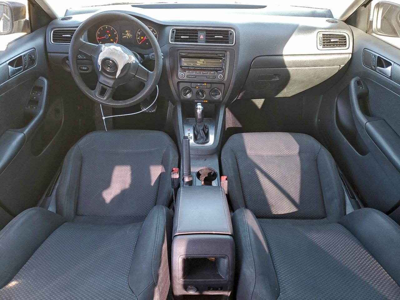 2014 VOLKSWAGEN JETTA BASE photo 8
