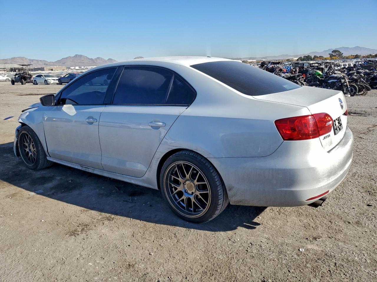 2014 VOLKSWAGEN JETTA BASE photo 2