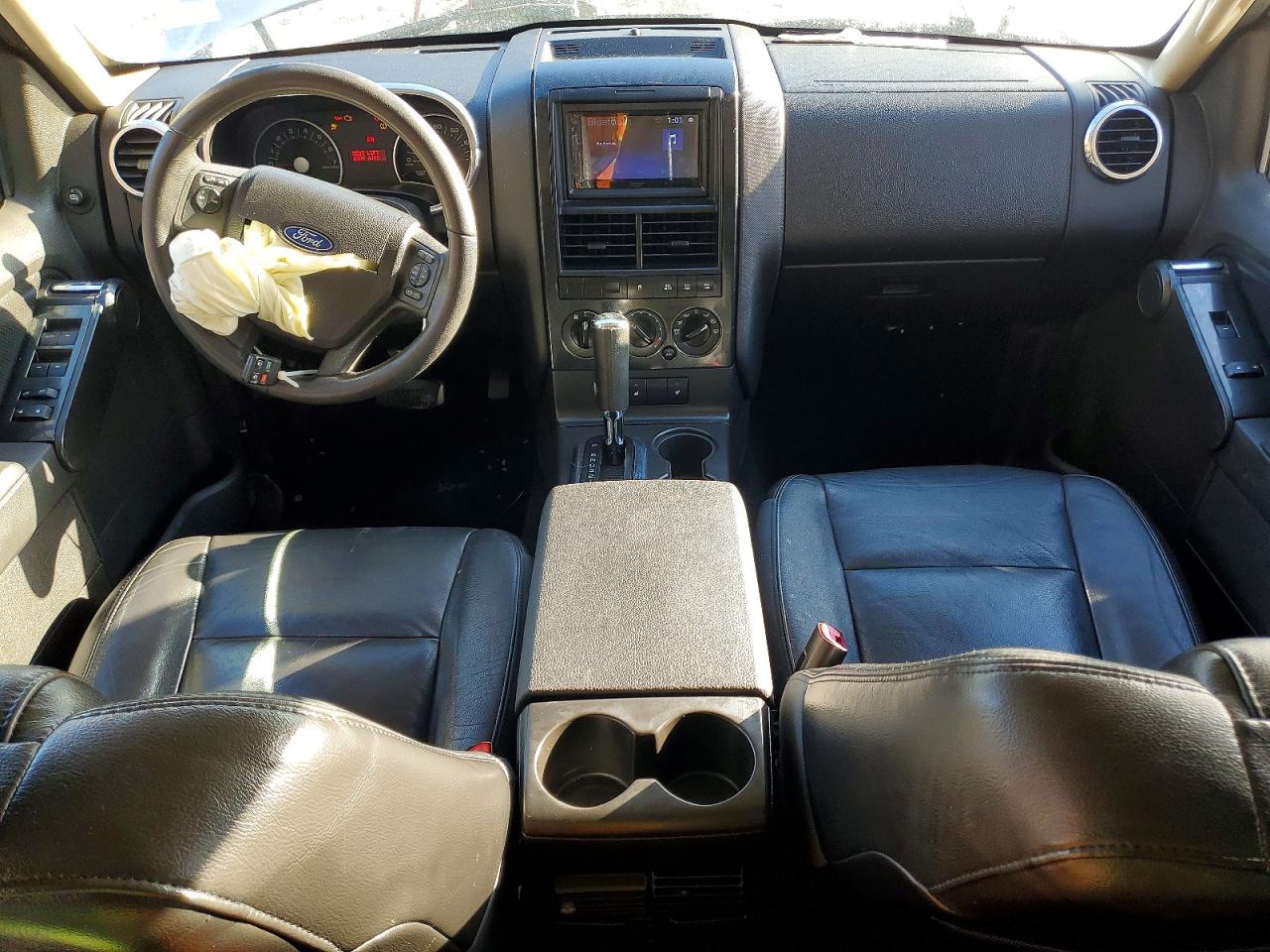 2010 FORD EXPLORER XLT photo 8