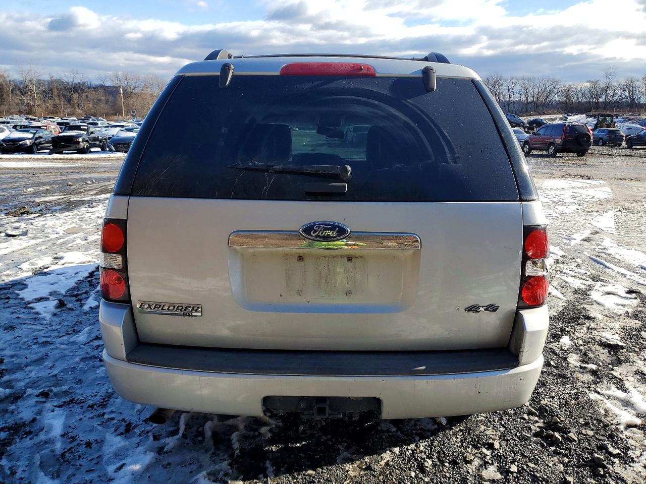 2010 FORD EXPLORER XLT photo 6