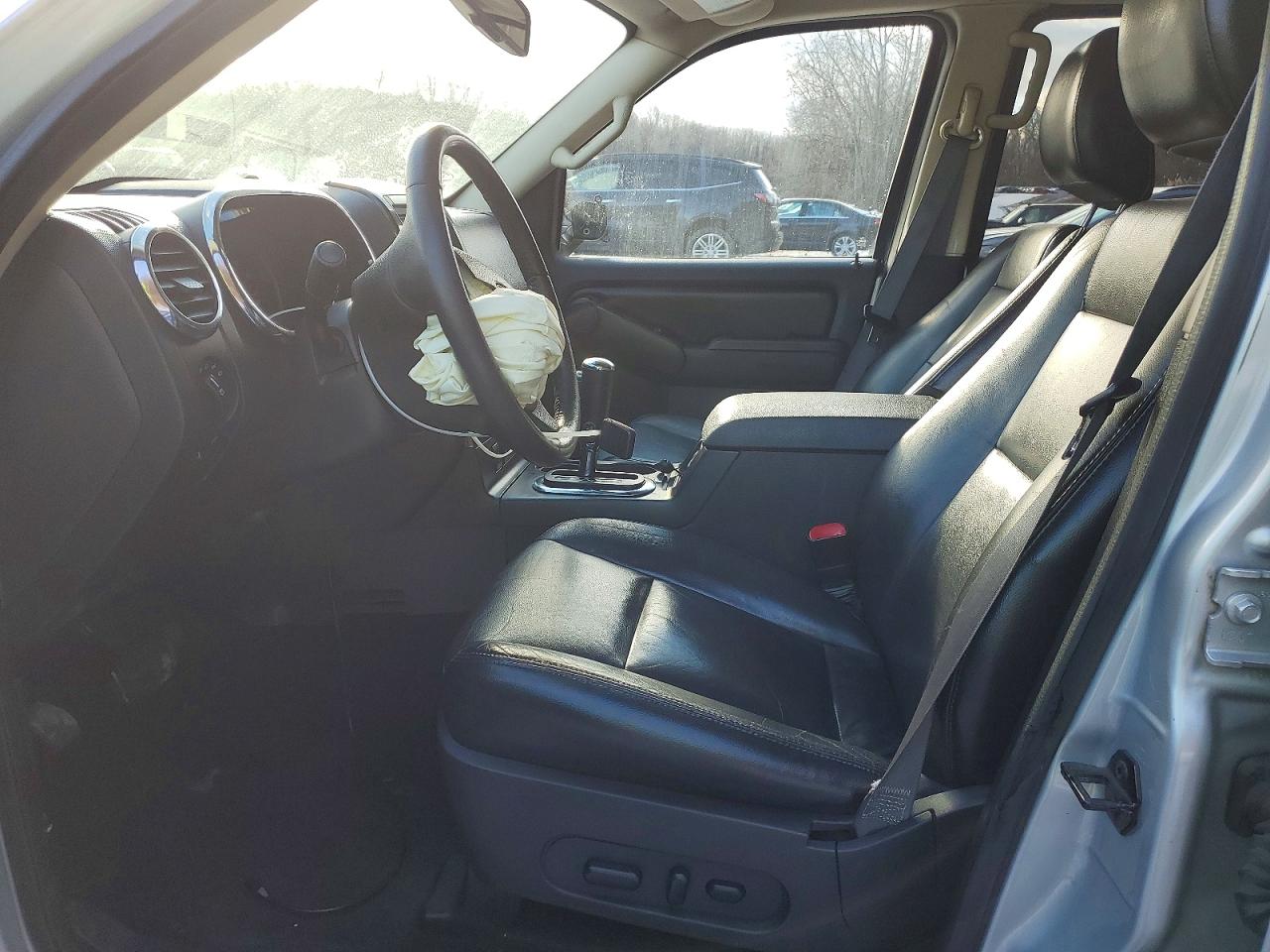 2010 FORD EXPLORER XLT photo 7