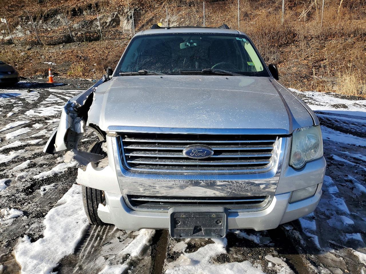 2010 FORD EXPLORER XLT photo 5