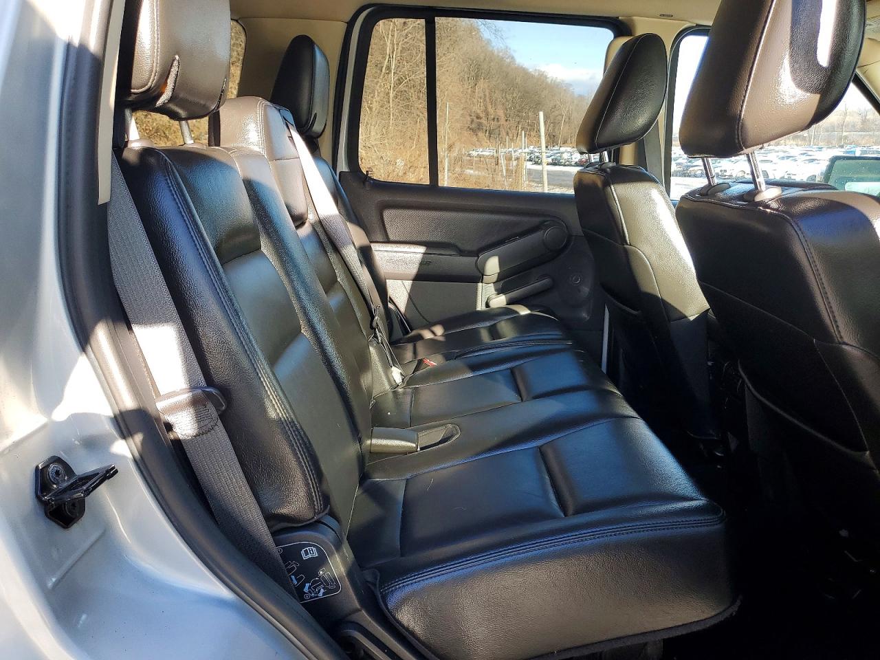 2010 FORD EXPLORER XLT photo 11