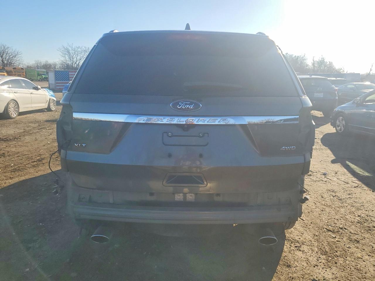 2018 FORD EXPLORER XLT photo 6