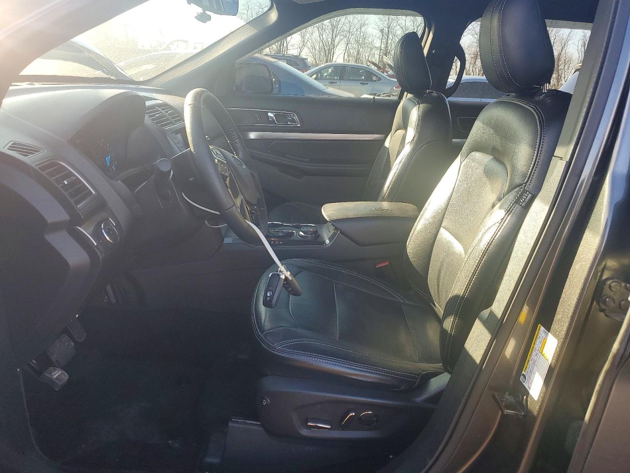 2018 FORD EXPLORER XLT photo 7