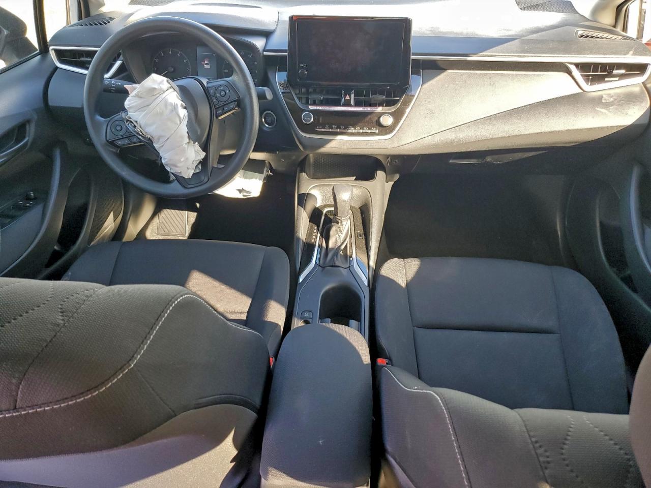 2025 TOYOTA COROLLA LE photo 8