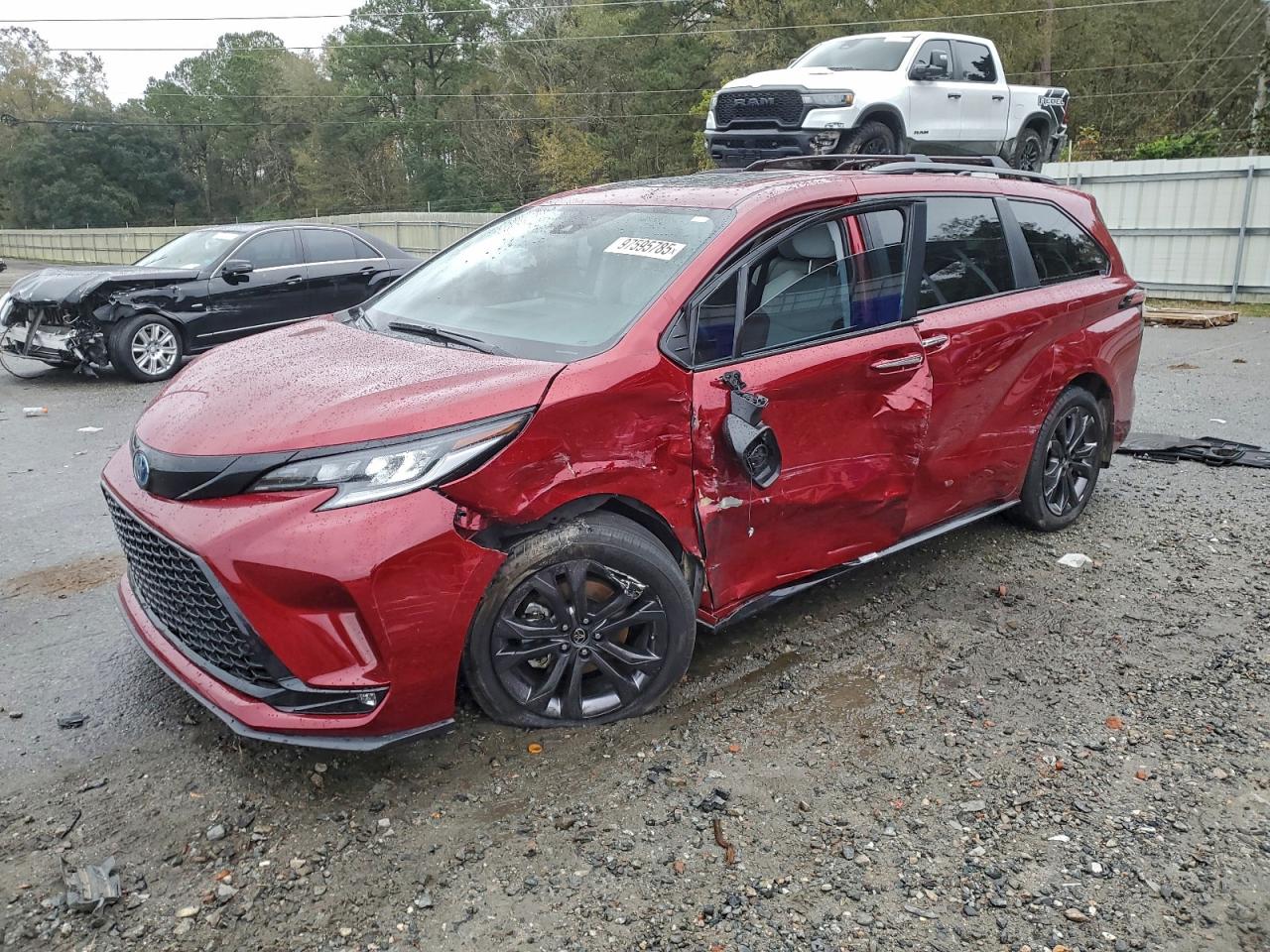 2025 TOYOTA SIENNA