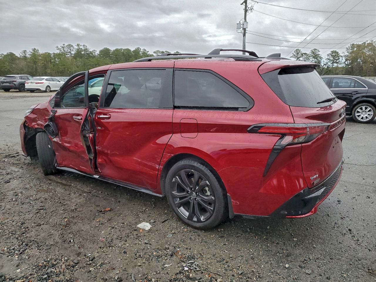 2025 TOYOTA SIENNA XSE photo 2