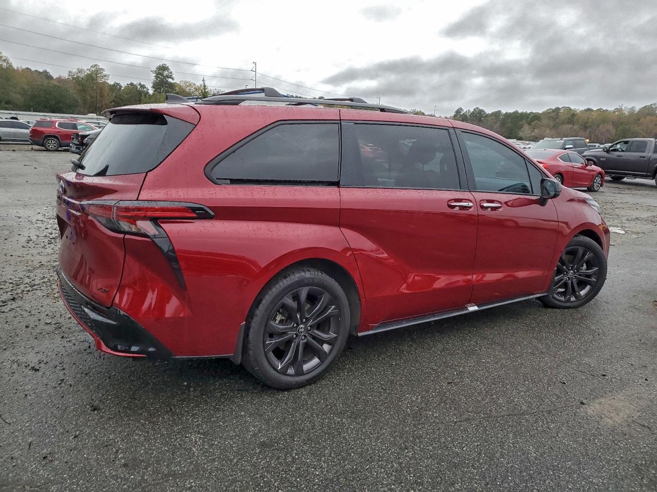 2025 TOYOTA SIENNA XSE photo 3