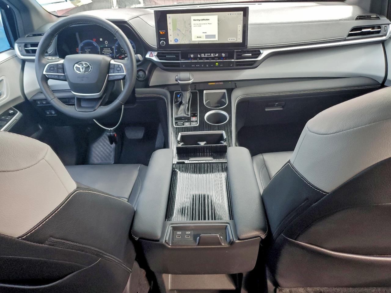 2025 TOYOTA SIENNA XSE photo 8