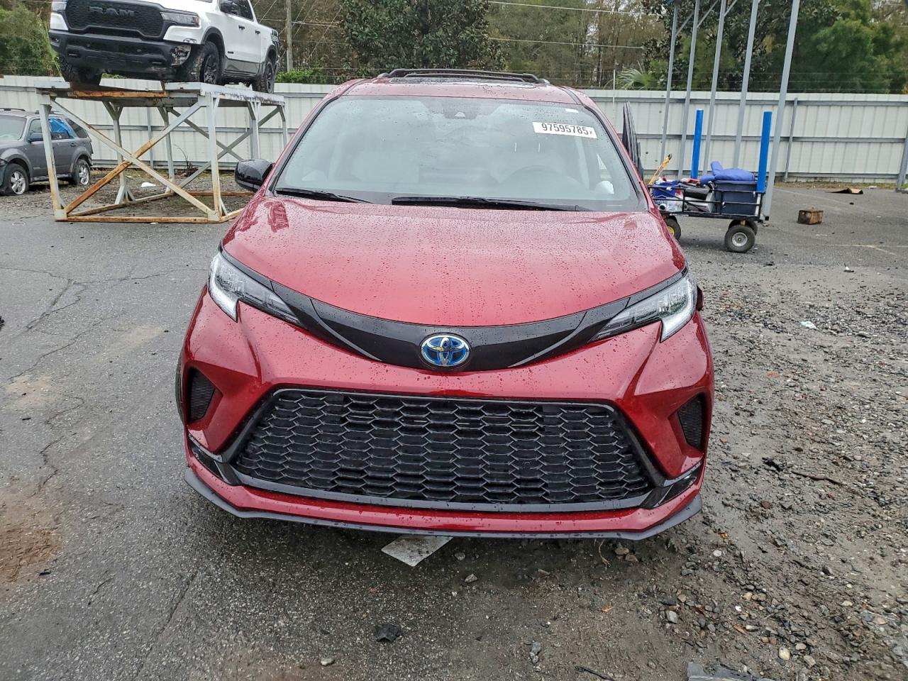 2025 TOYOTA SIENNA XSE photo 5