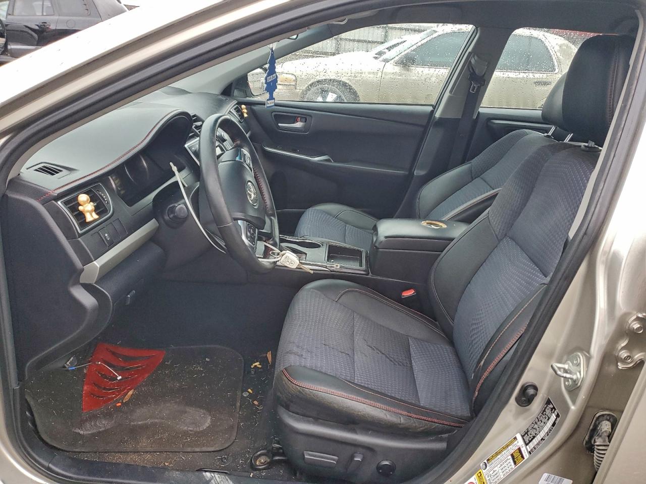 2015 TOYOTA CAMRY LE photo 7